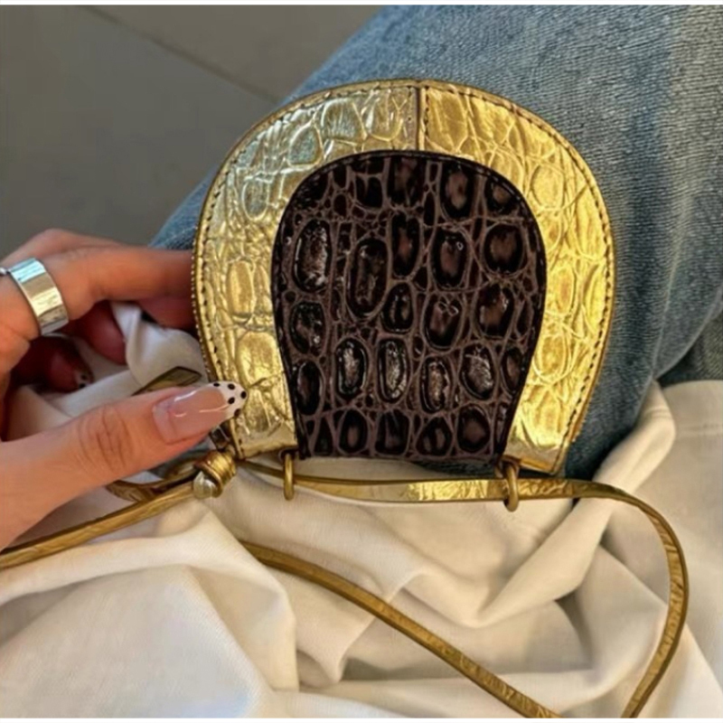 Сумка-кроссбоди с тиснением по – обзор и цена Luxury Bags Sales
