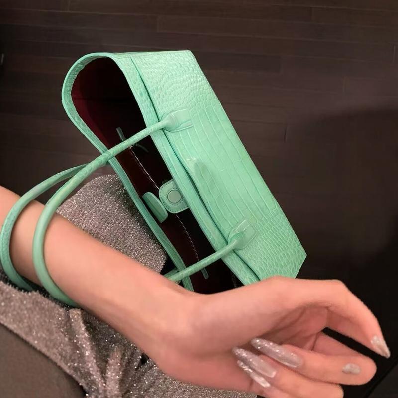 Роскошная кожаная сумка с крок – обзор и цена Luxury Bags Green