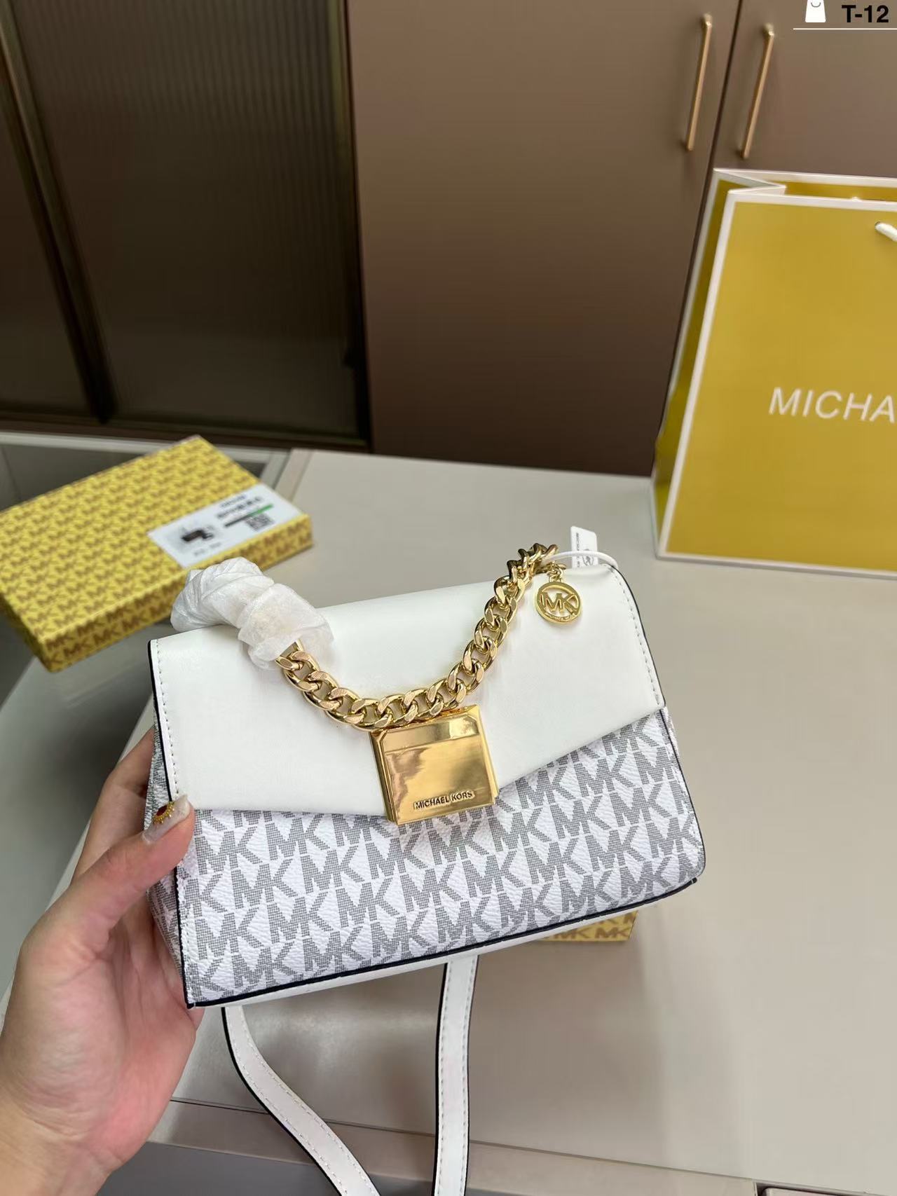 Совершенно новая женская сумка – обзор и цена Luxury Bags Michael Kors