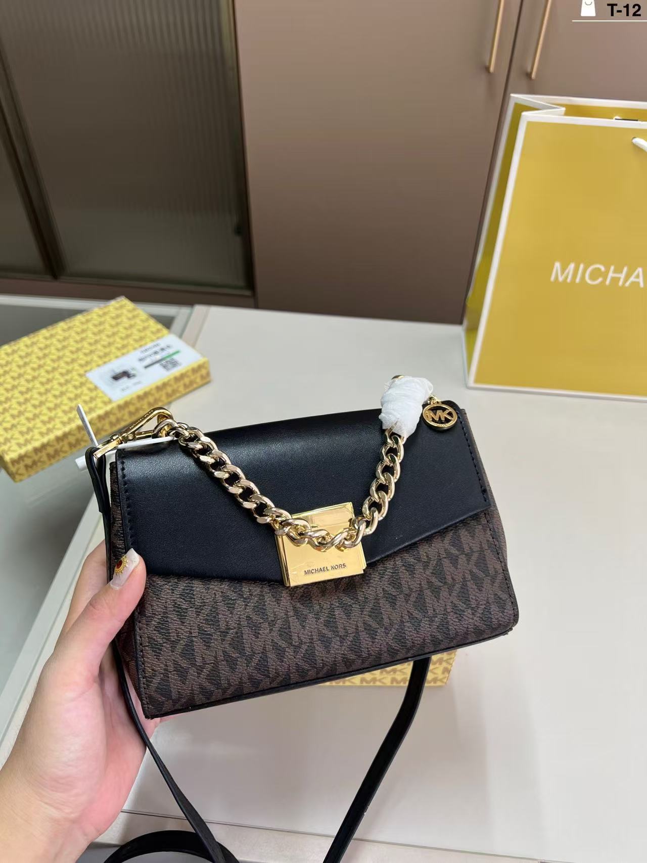 Совершенно новая женская сумка – обзор и цена Luxury Bags Michael Kors