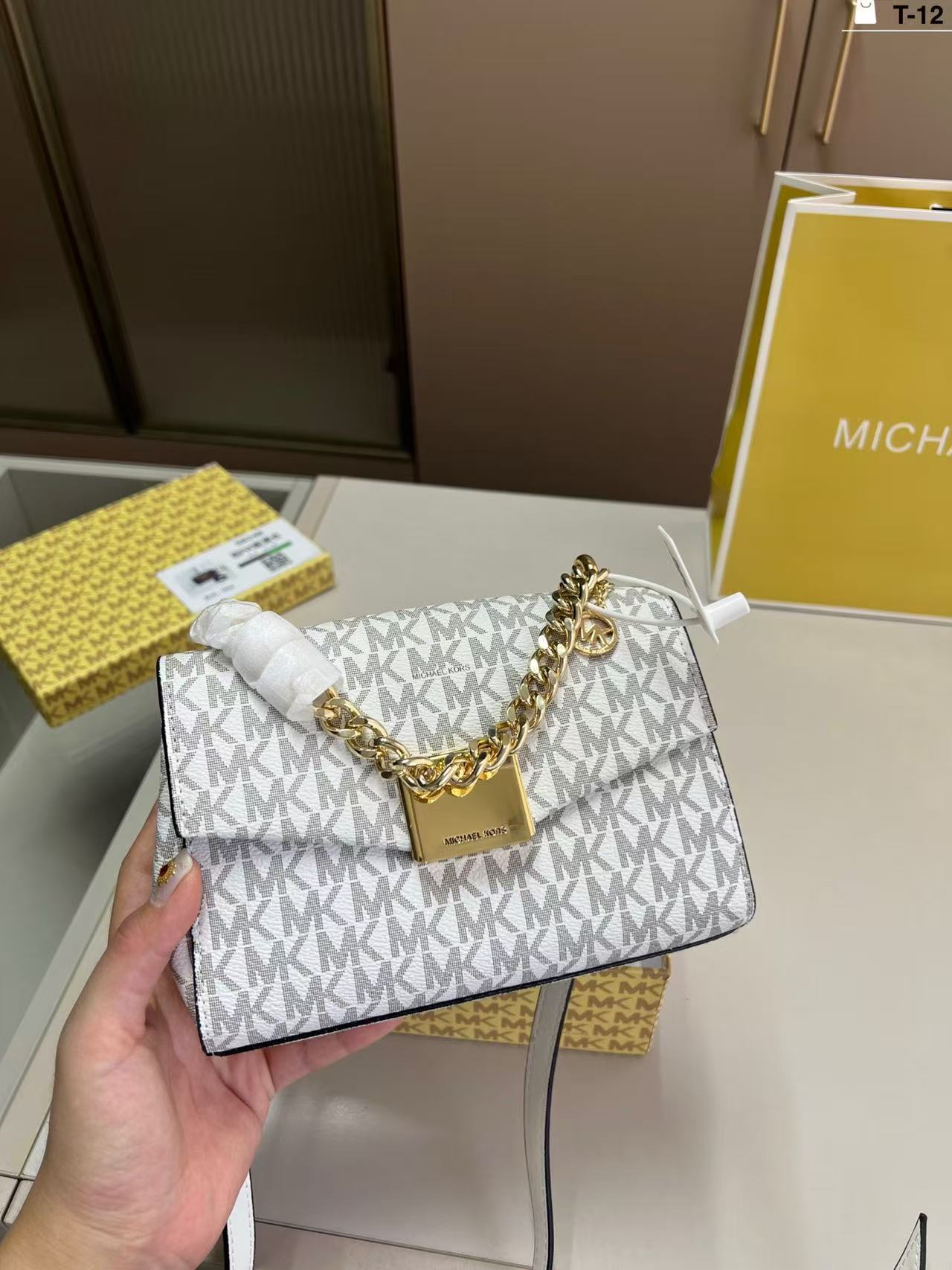 Совершенно новая женская сумка – обзор и цена Luxury Bags Michael Kors